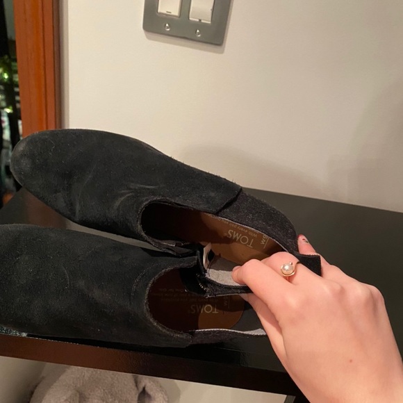 TOMS SUEDE WINTER BOOTIES - Picture 3 of 3
